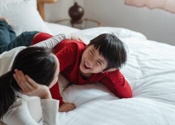 Si të inkurajojmë bisedat e hapura në familje?